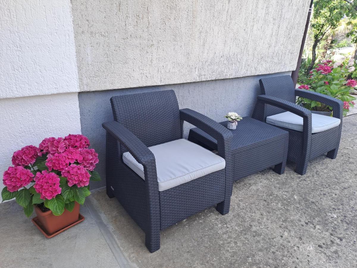 Studio Apartments Maslinik Кърк Екстериор снимка