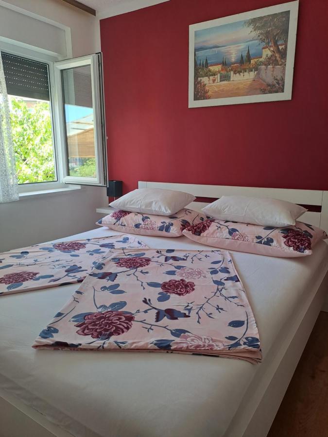 Studio Apartments Maslinik Кърк Екстериор снимка