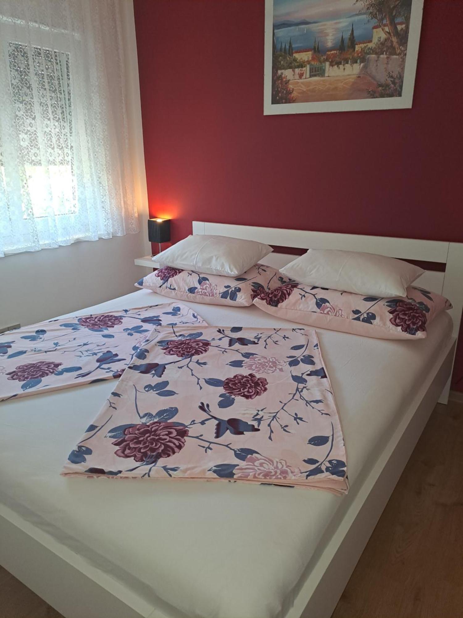 Studio Apartments Maslinik Кърк Екстериор снимка