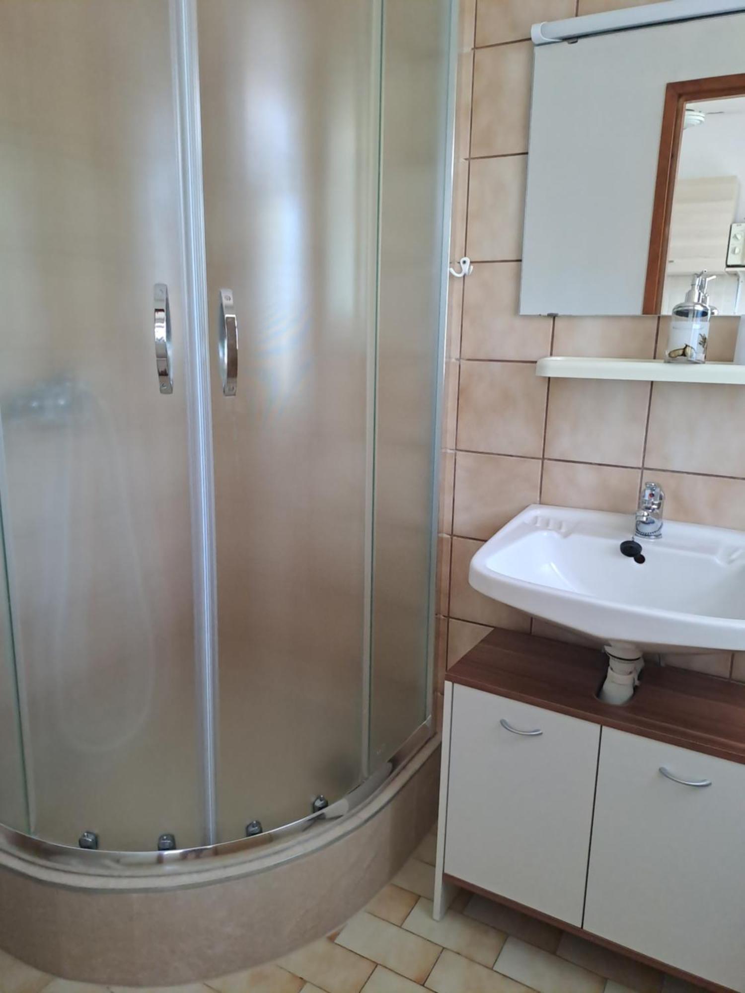 Studio Apartments Maslinik Кърк Екстериор снимка