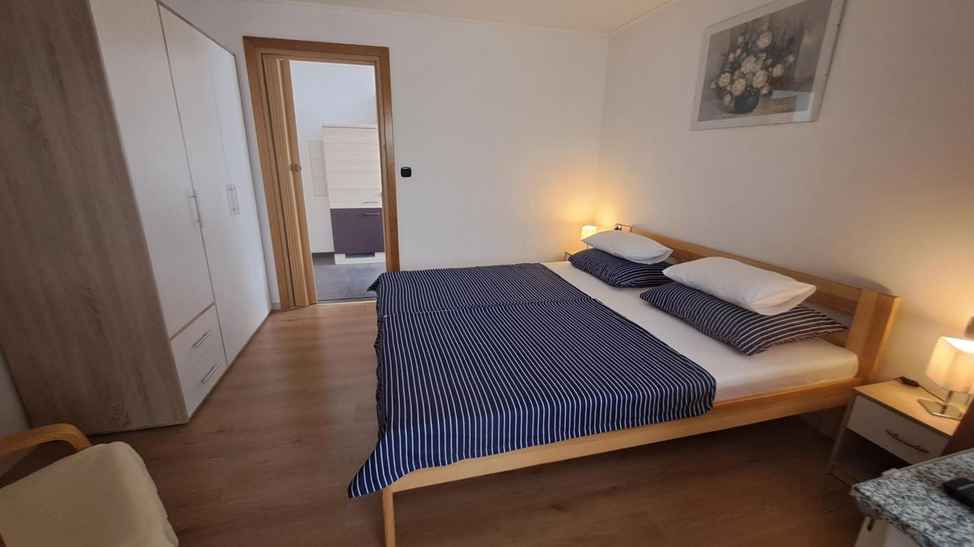 Studio Apartments Maslinik Кърк Екстериор снимка